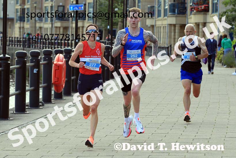 The 2022 Bridges of the Tyne 5 Mile (organised Tyne Bridge Harriers), Quayside, Newcastle, Tuesday, July 5th. Photo: David T. Hewitson/Sports for All Pics